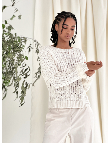 KNITWEAR WITH PEARL & FEATHER INSERTS