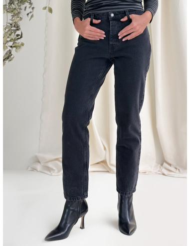 BLACK DENIM MOM FIT