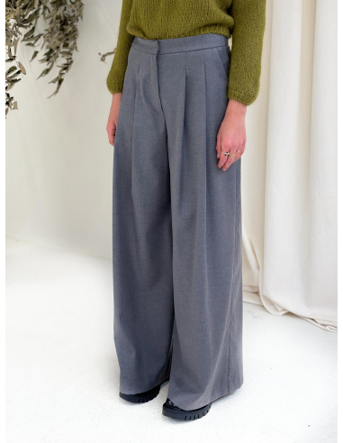 TAILORED TROUSERS WITH DOUBLE PLEATS