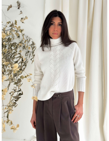 MAGLIONE COLLO ALTO CON TRECCIA 100% LANA