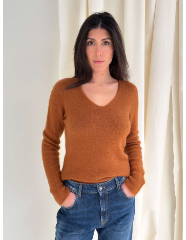 V-NECK SWEATER